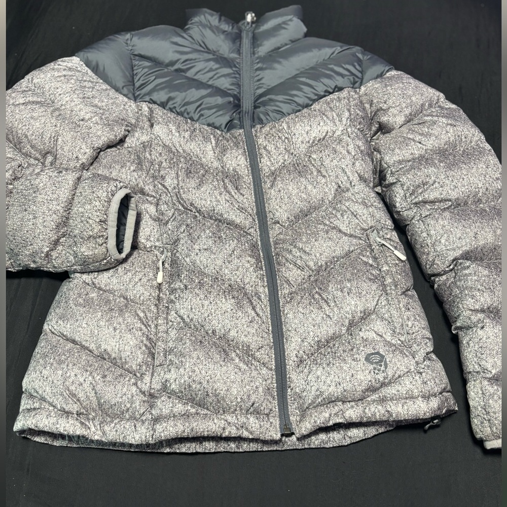 Women hard wear jacket size small color gray and white